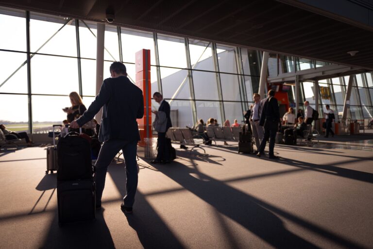 S&rsquo;expatrier en 2026 : chiffres, destinations préférées des Français et pièges
